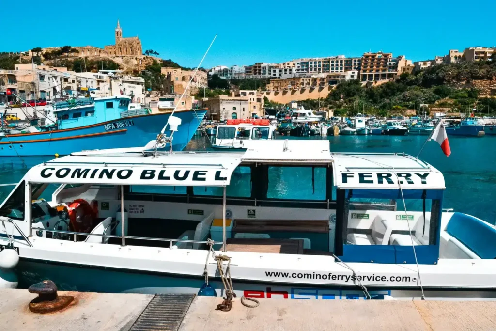 boat-to-comino-small